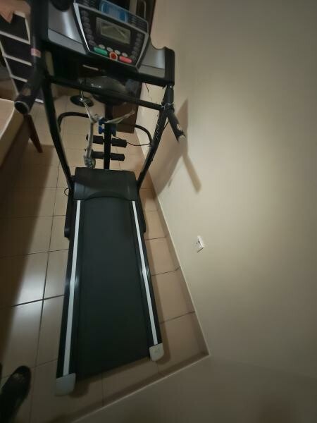 Treadmill for sale perfect as new - 8