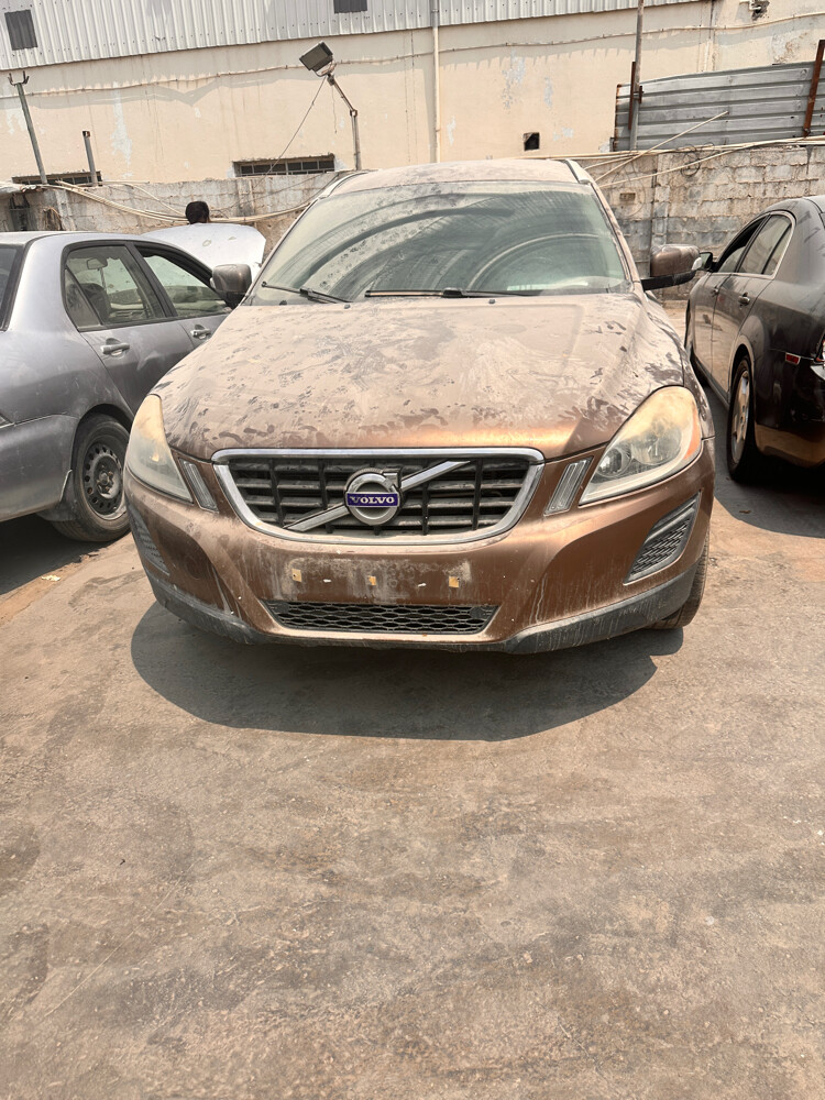 Volvo xc60 all parts available - 2