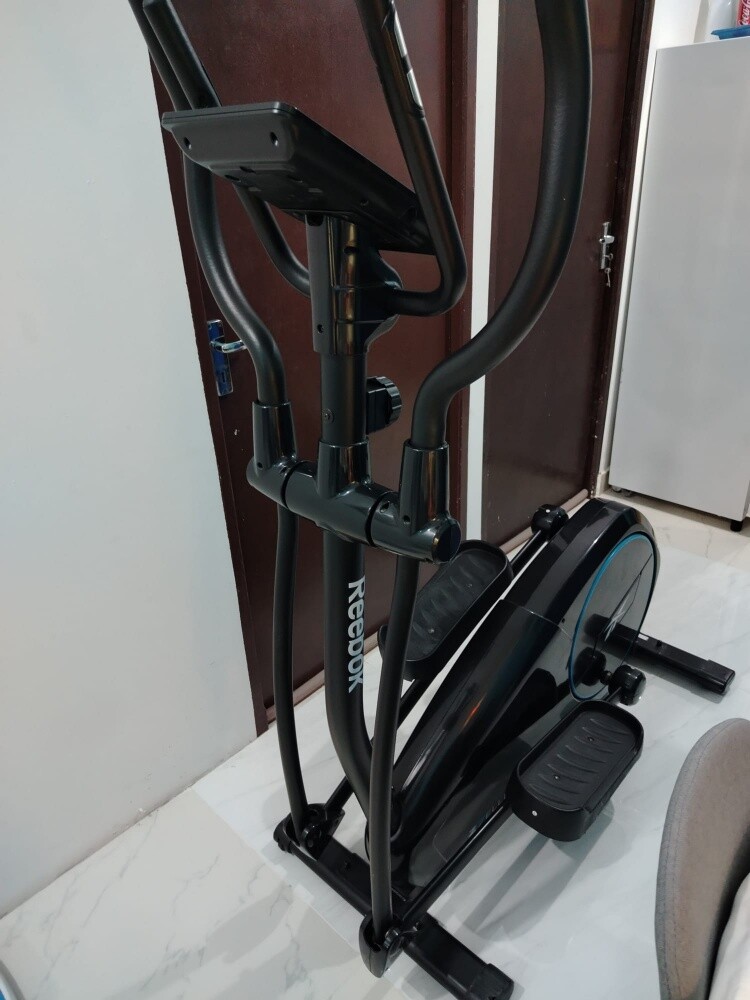 Reebok Z7 Eliptical Cross Trainer - 4