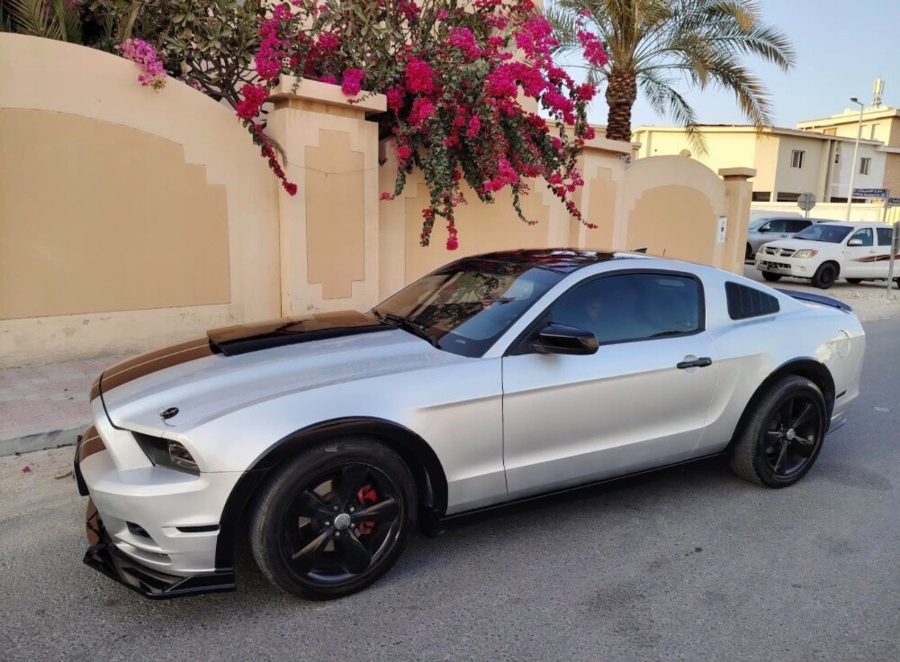 2013 Ford Mustang V6 - 1