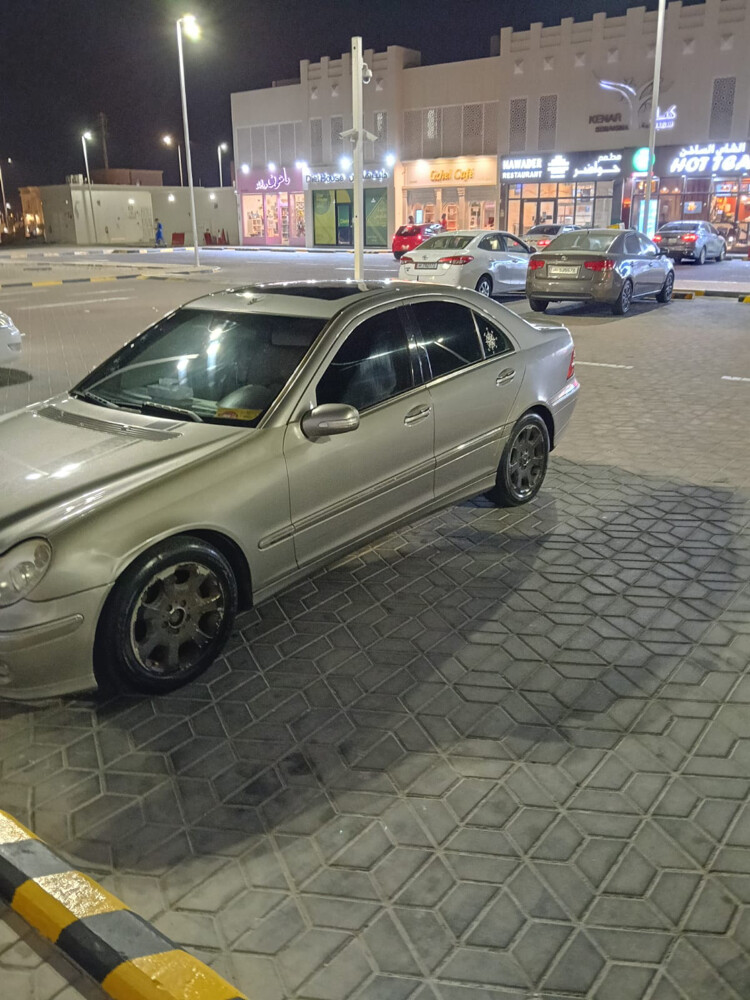 ‏Mercedes car model 2005,automatic,mileage 180000 - 3