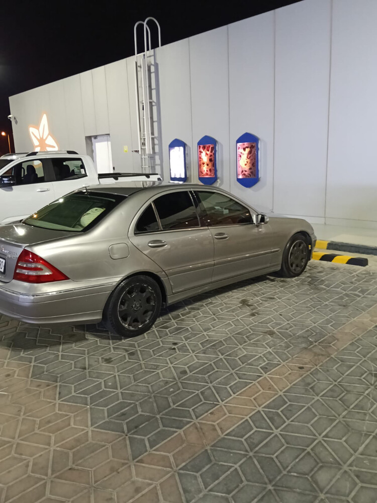 ‏Mercedes car model 2005,automatic,mileage 180000 - 2