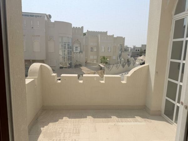فيلا شاطئية للإيجار  لقطيفية - 3