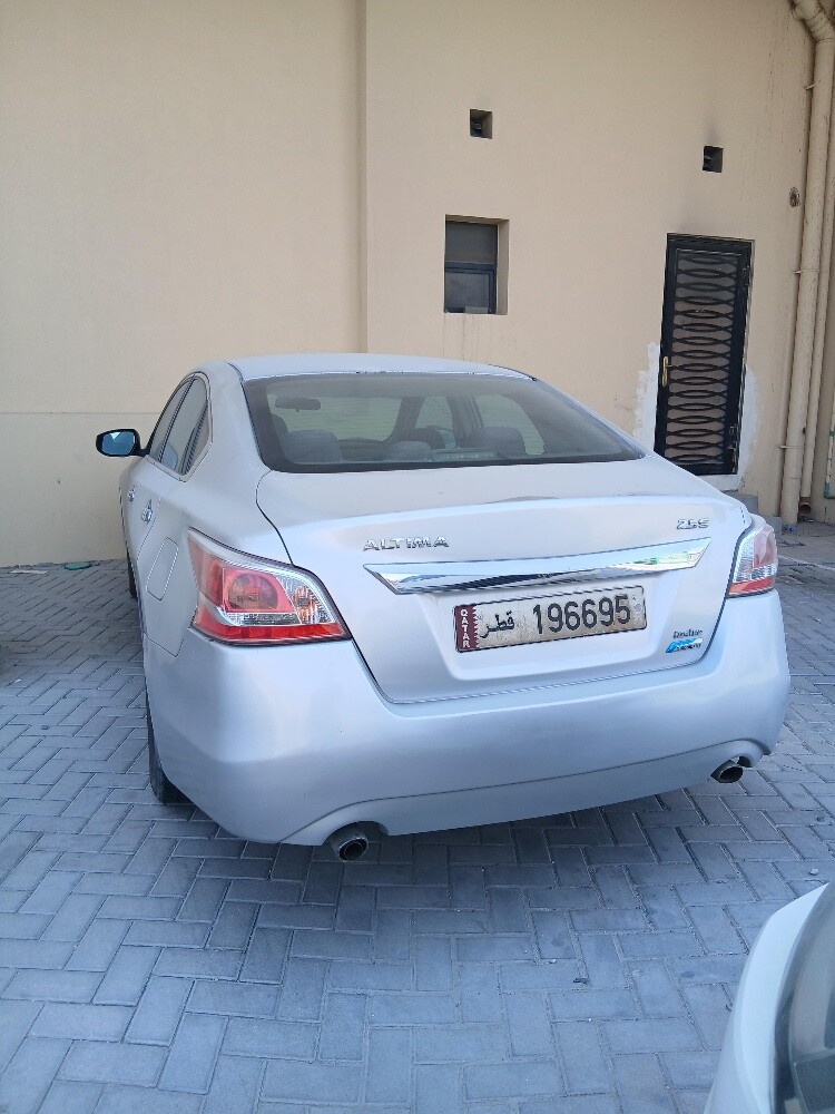 Nissan altima - 2