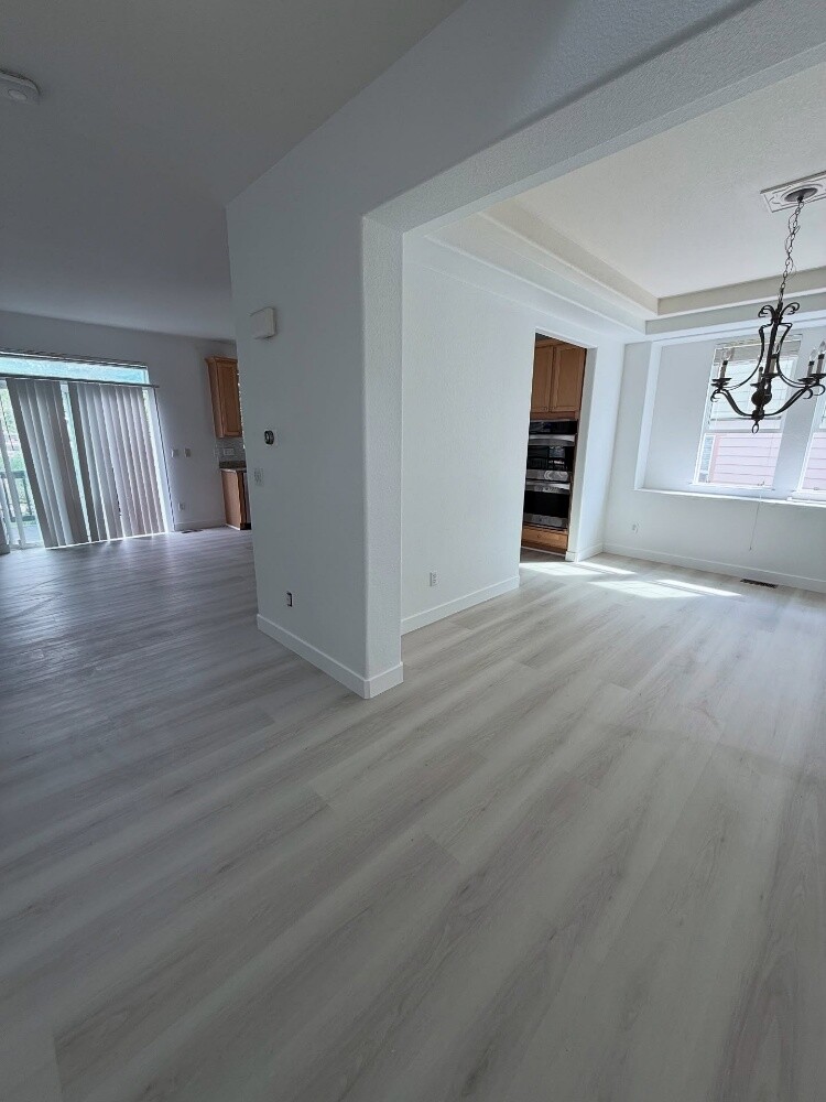 Vnyl flooring - 18