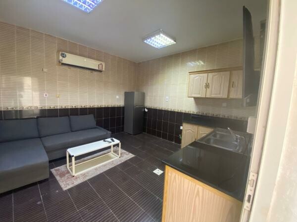 Spacious FF Studio near metro link - 6