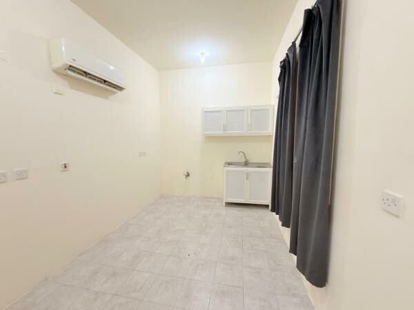 Spacious 1BHK type studio outhouse - 1