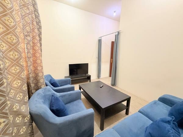 FF 1-Bhk near METRO STATION - 4
