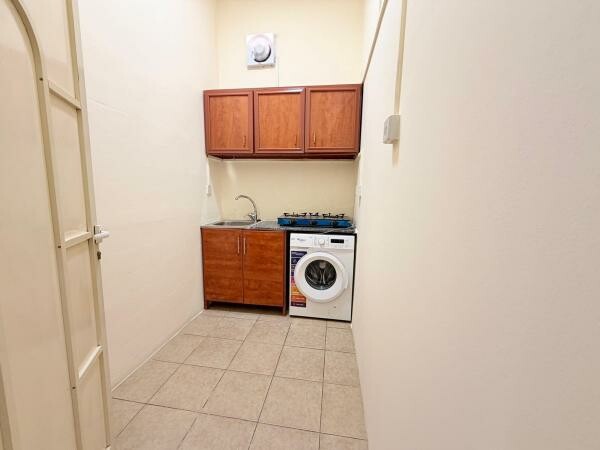 FF 1-Bhk near METRO STATION - 6