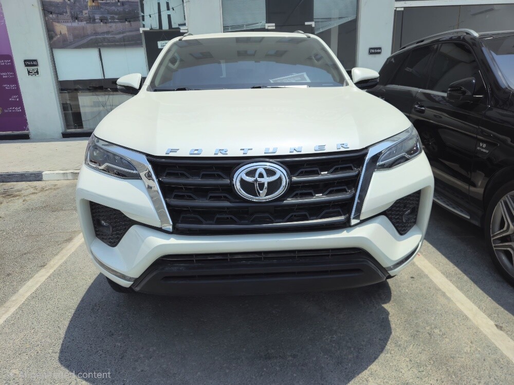 2022 Toyota Fortuner 4.0 - 5