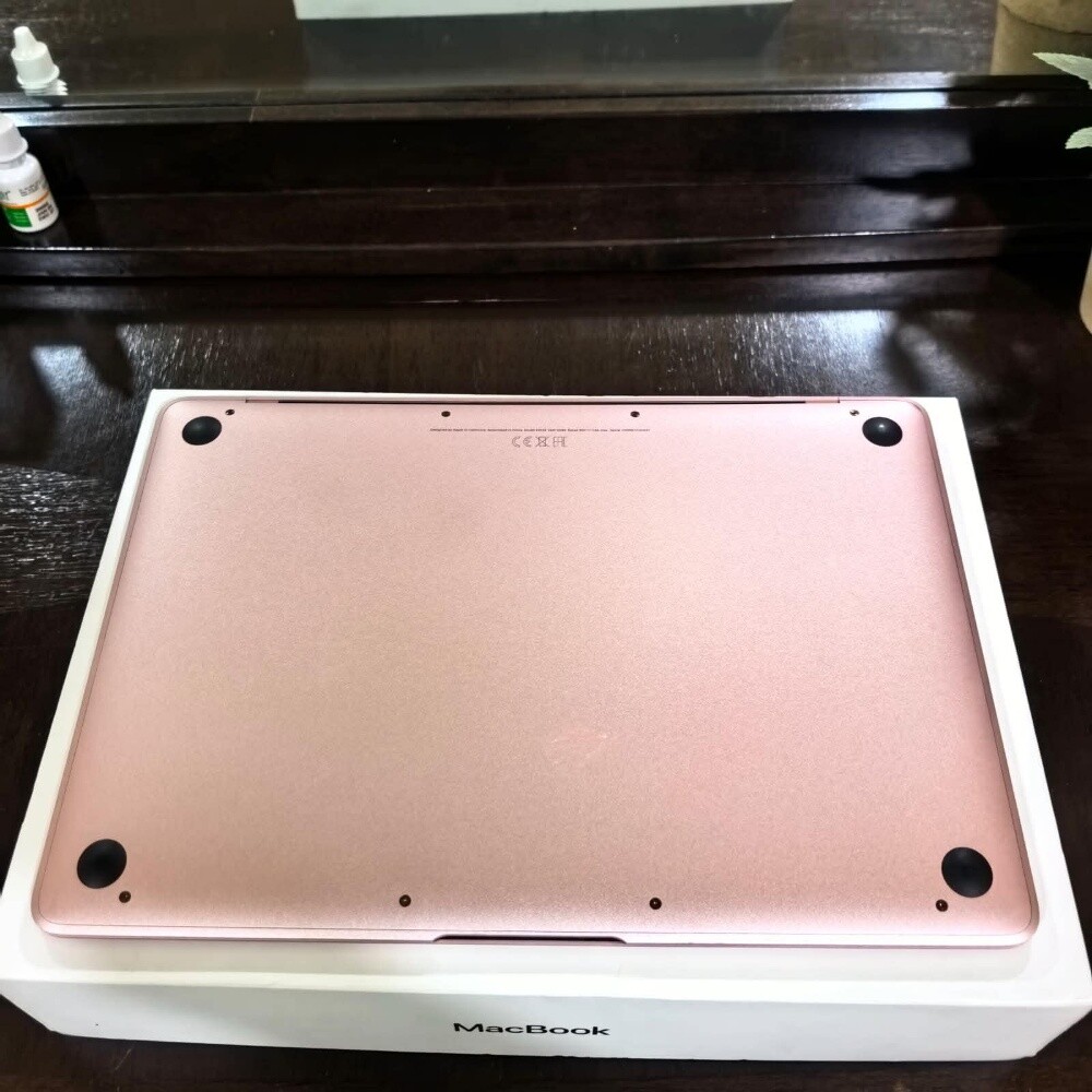 MacBook - 6