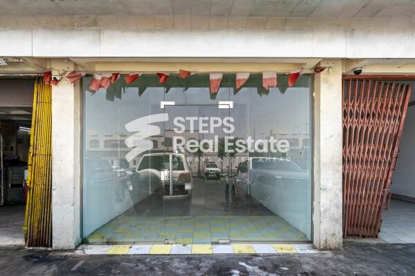 retail shop in busy Al Gharafa - 1