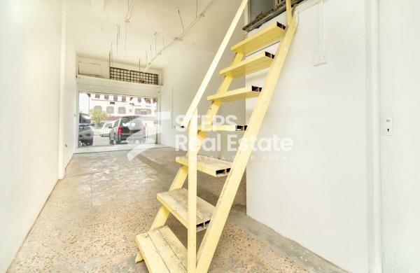 retail shop in busy Al Gharafa - 8