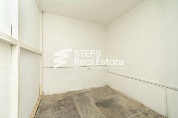 retail shop in busy Al Gharafa - 9