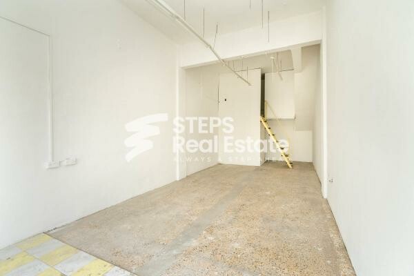 retail shop in busy Al Gharafa - 4