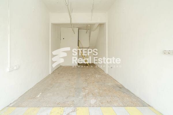 retail shop in busy Al Gharafa - 3