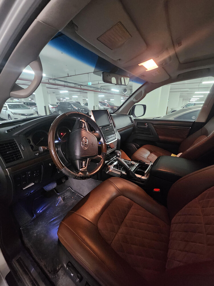 Land Cruiser GXR grand turning  - 4