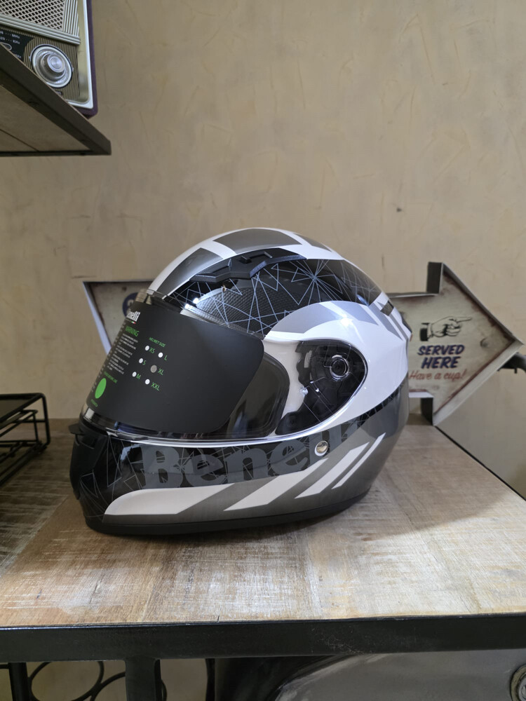 200 Qr helmets - 2
