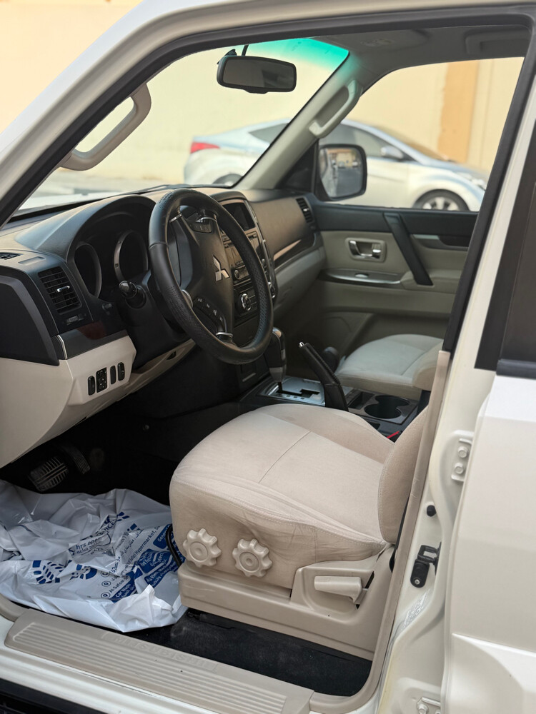 Mitsubishi Pajero  - 3