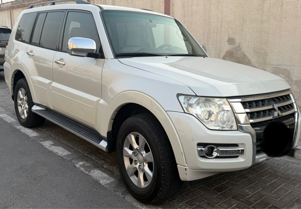 Mitsubishi Pajero  - 2