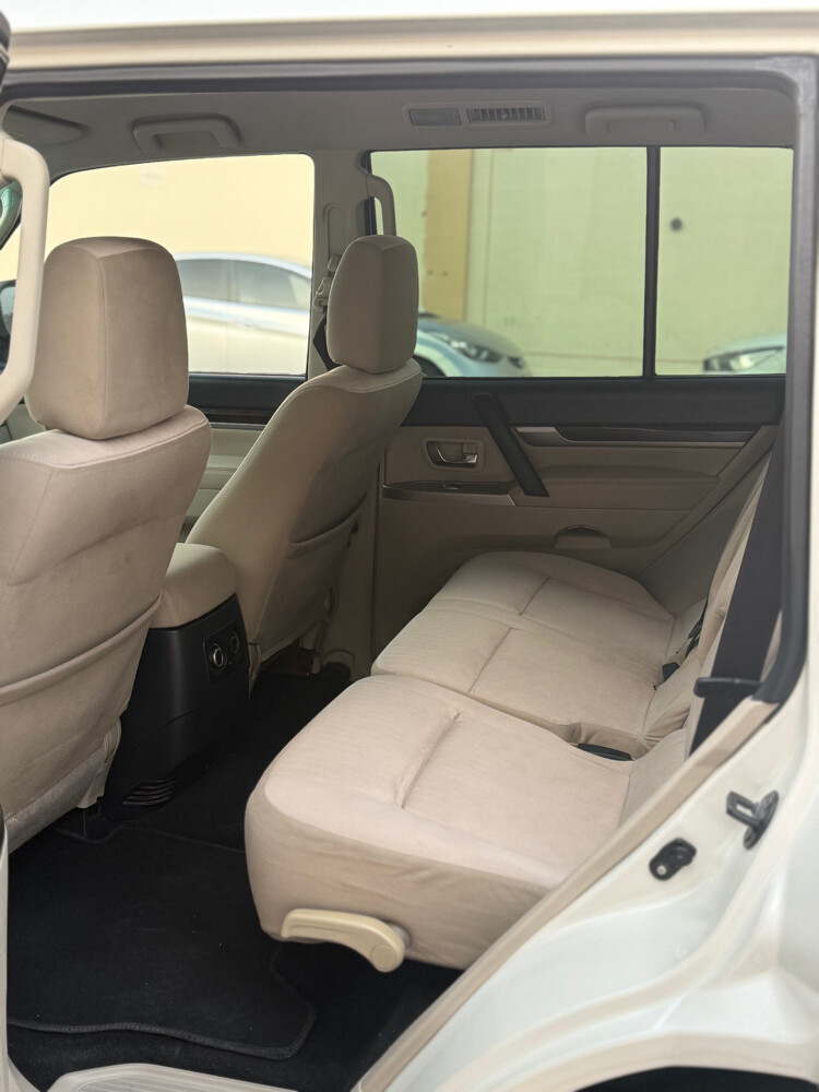Mitsubishi Pajero  - 8