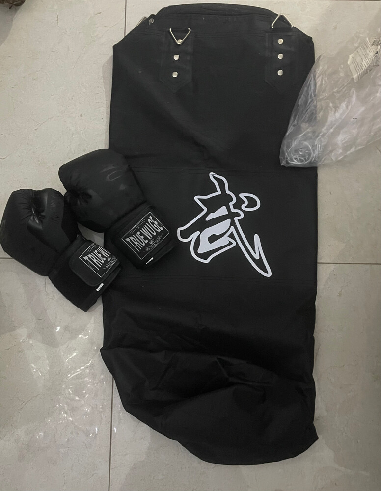 boxing gloves + boxing bag - 1