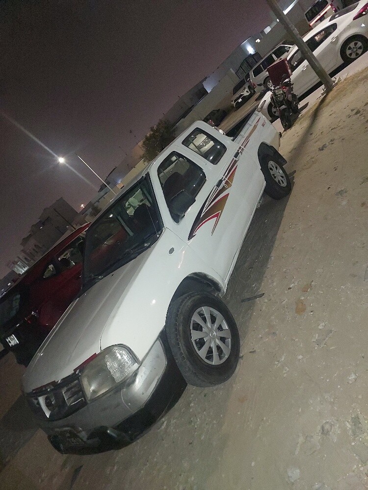 Car for sale Nissan pickup - 2