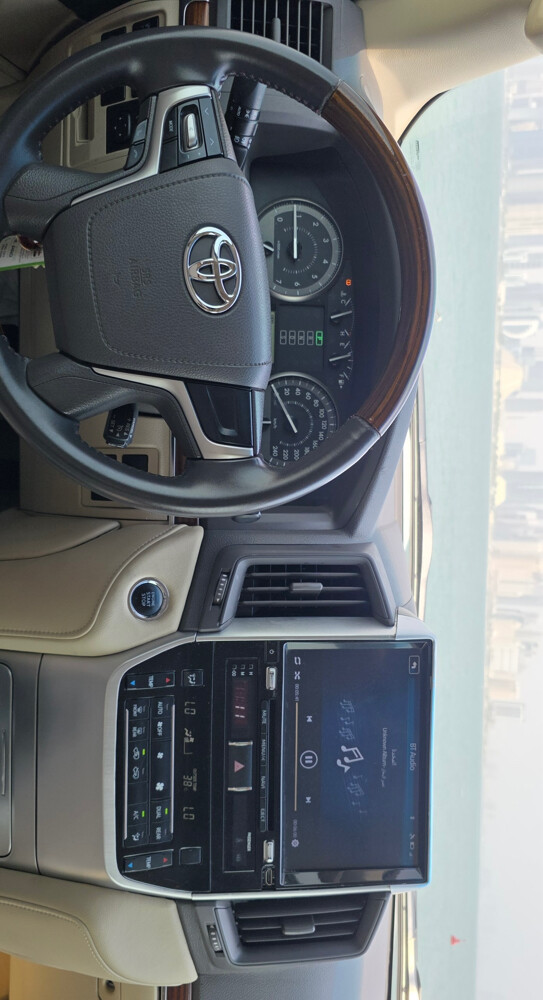 لاند كروزر ٢٠١٨ جي اكي ار وي٨ - 16