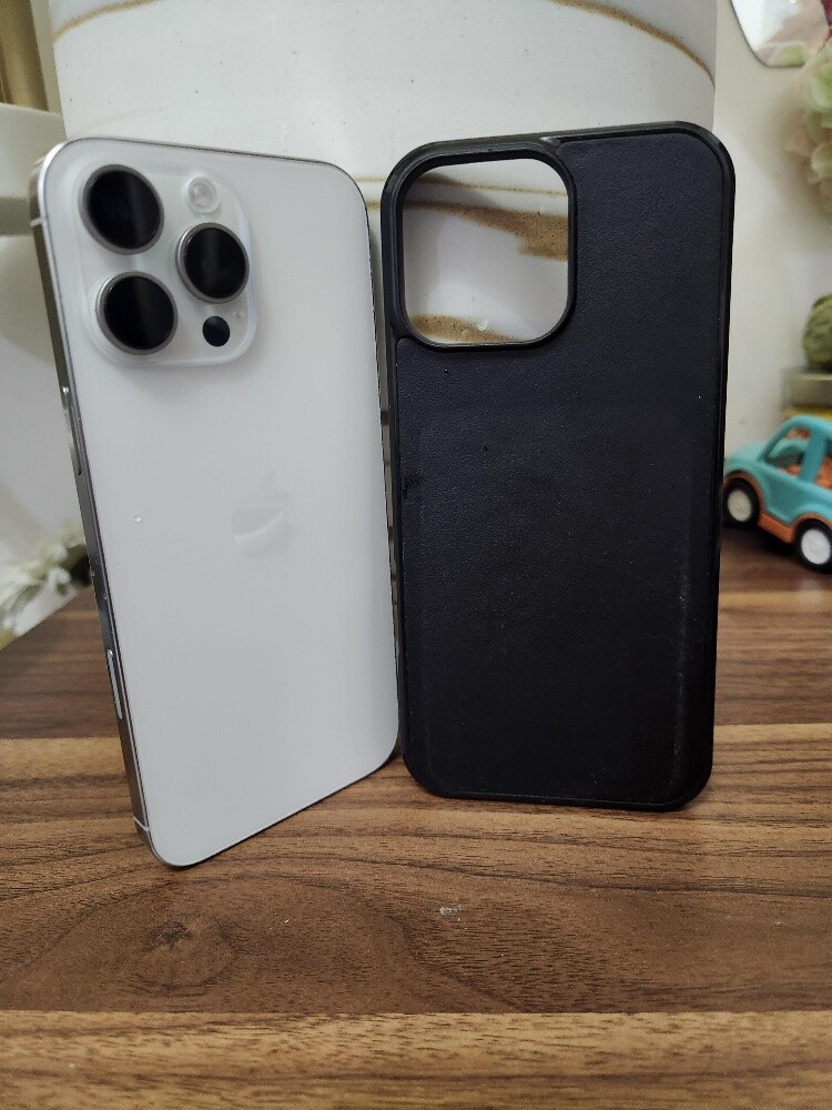 iphone 16 Pro Max 256 read ad - 3