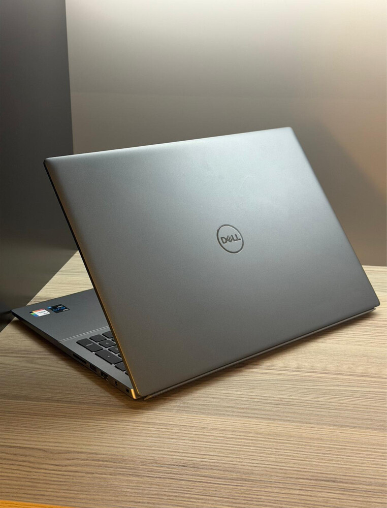 Dell Vostro 16 - 4