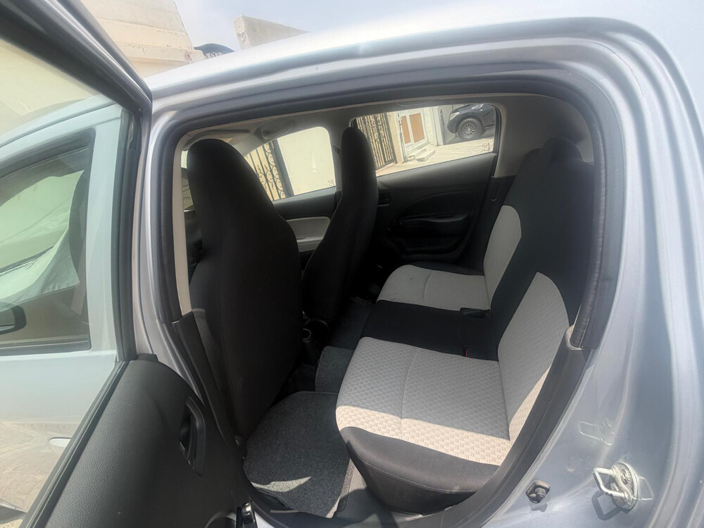 Mitsubishi Mirage - 7