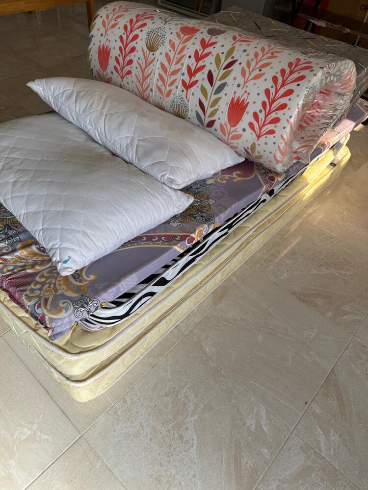 9 bed mattresses - 6