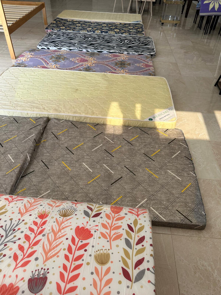 9 bed mattresses - 9