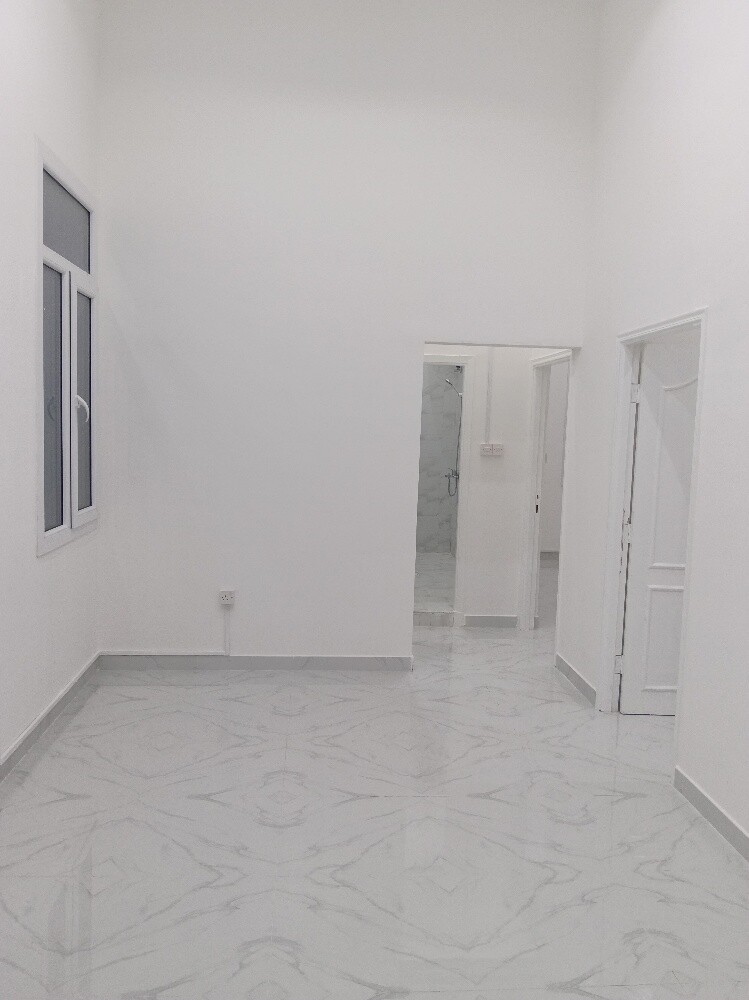 للإيجار شقق معيزر اول ساكن 2غرفة - 3