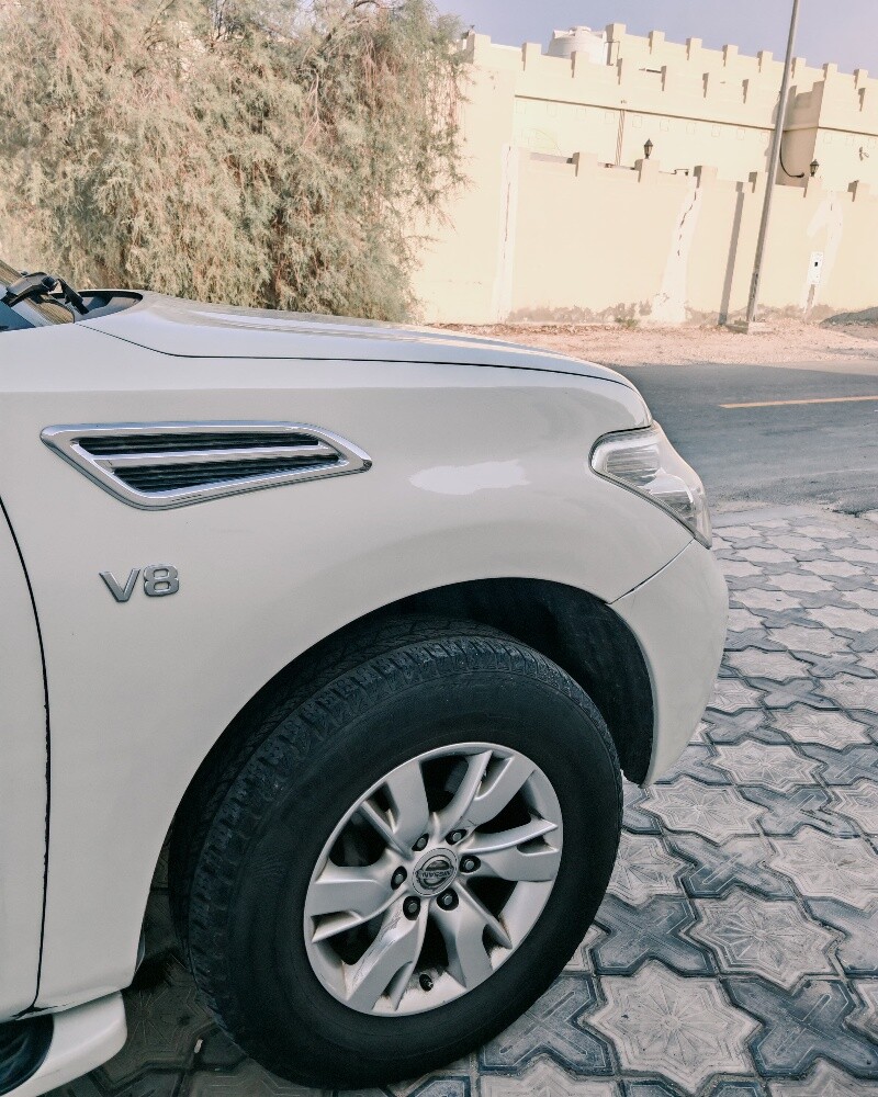 Low km Nissan patrol se full option - 4