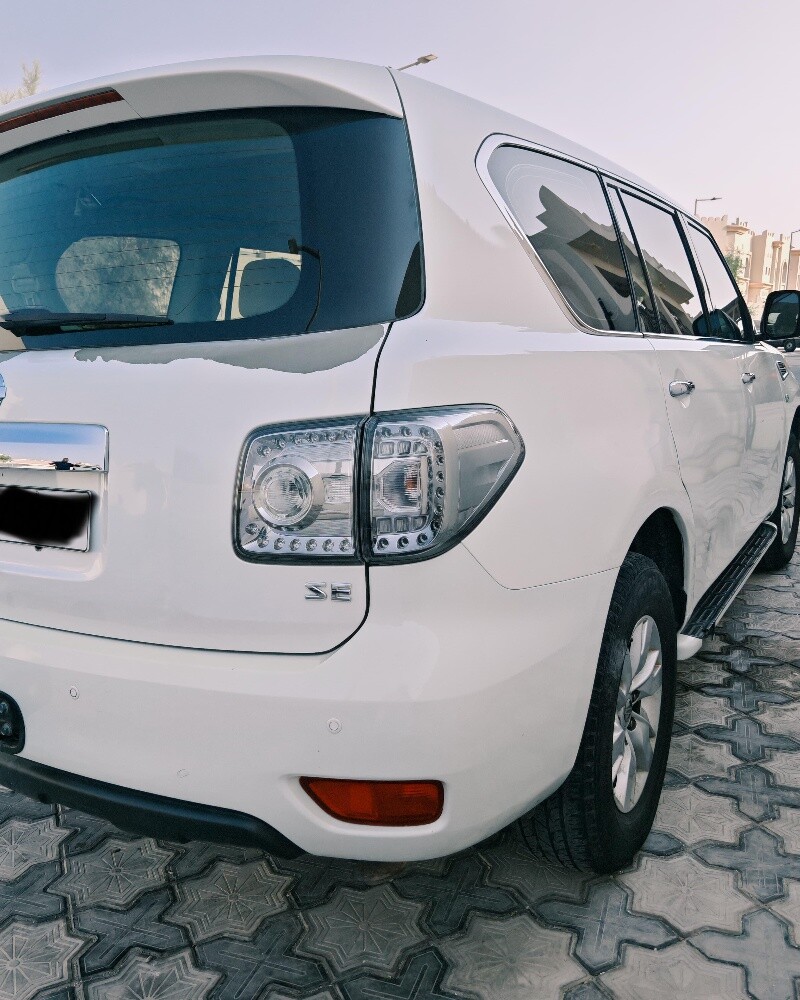 Low km Nissan patrol se full option - 7