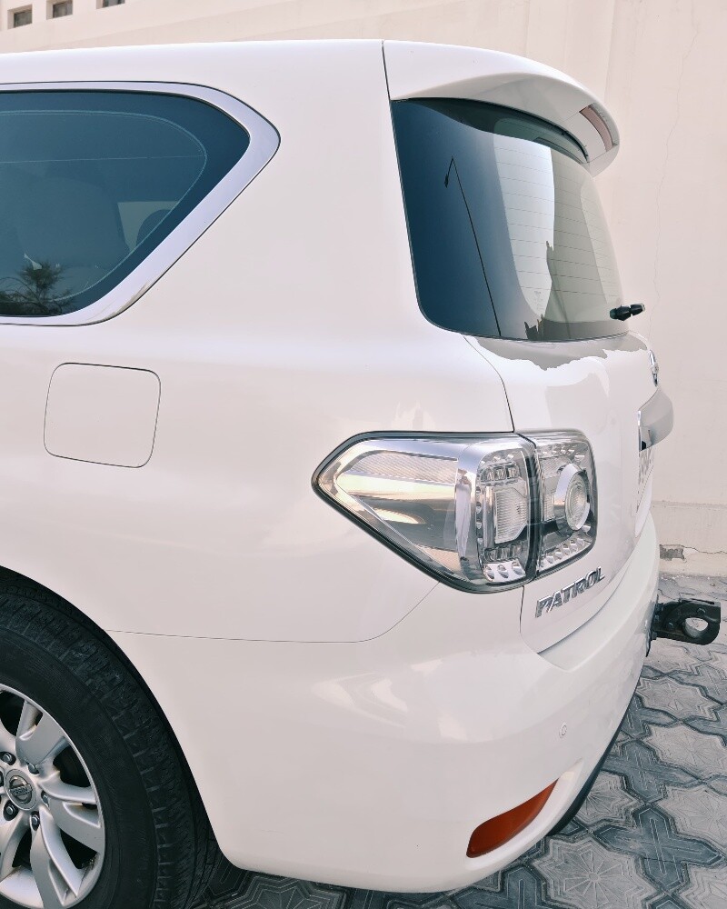 Low km Nissan patrol se full option - 6