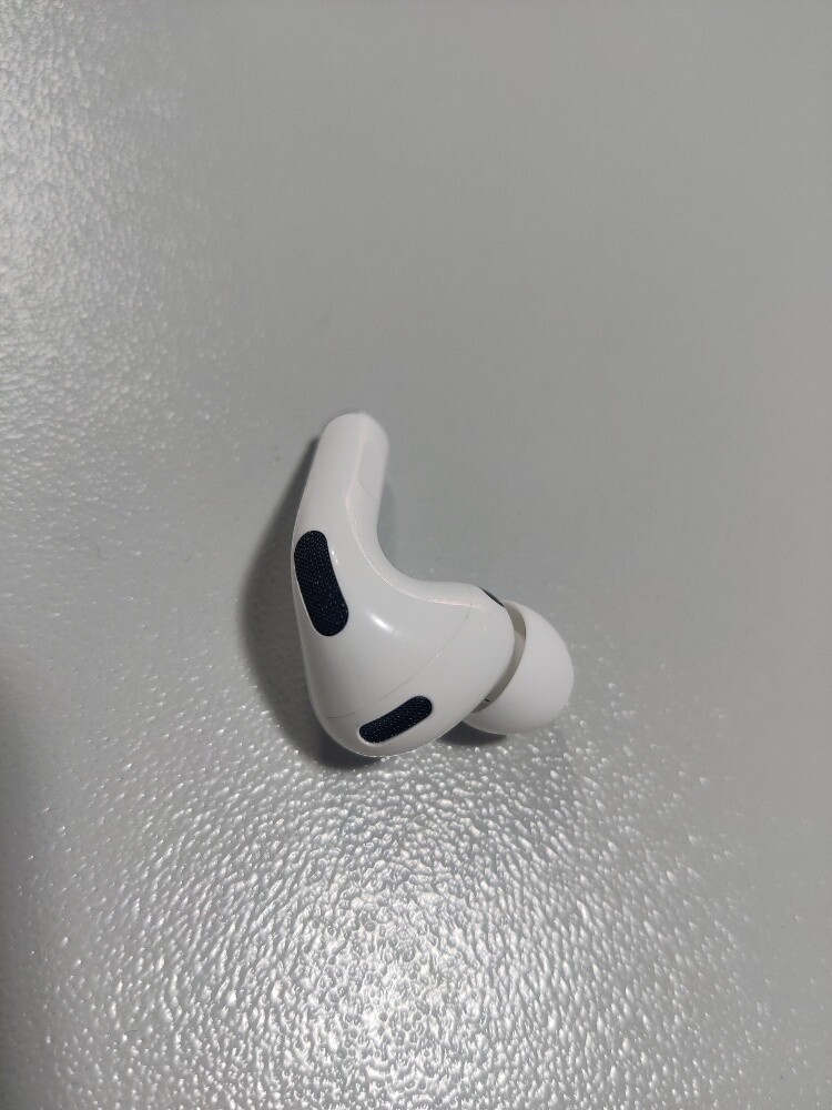Airpods pro 3, Left Side Only . - 1