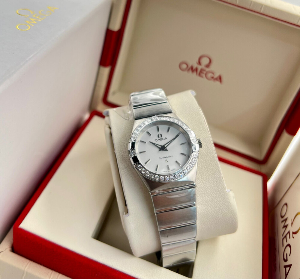 اوميغا  - 8