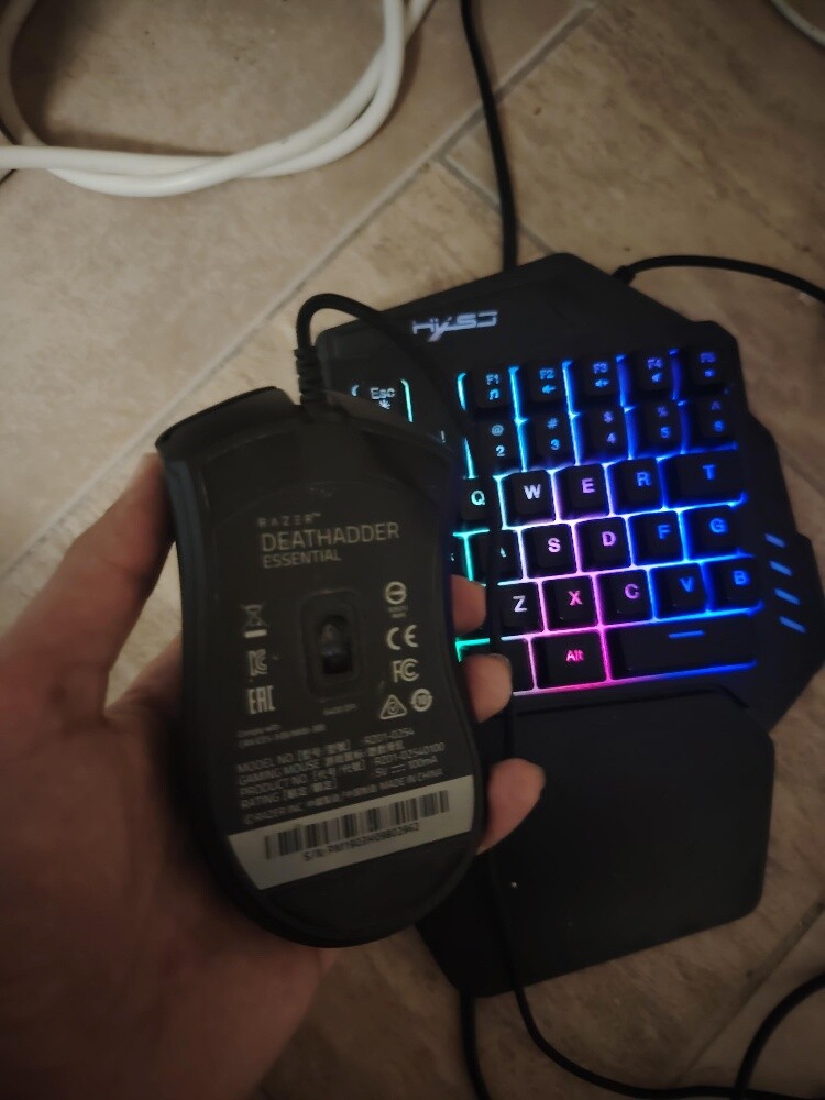 razer DeathAdder Essential mouse - 3