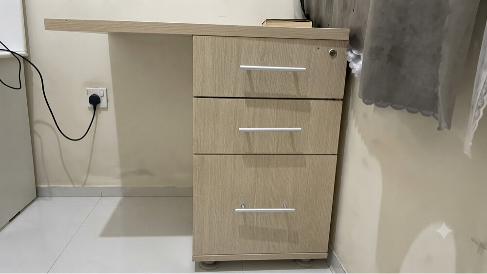 مكتب  - 1