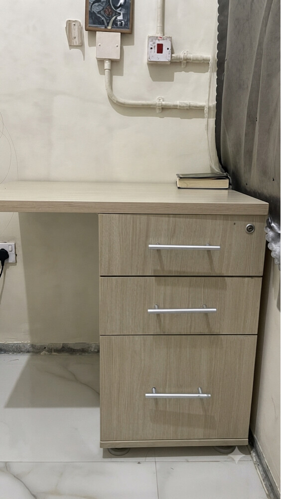 مكتب  - 2