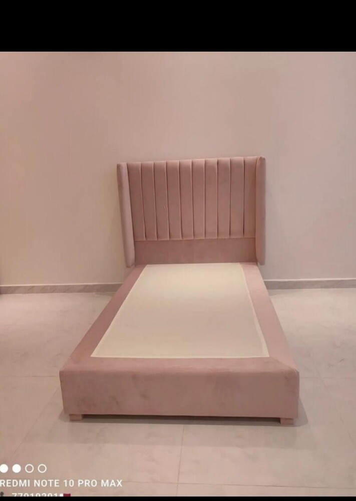 Bed & matrrss available - 17