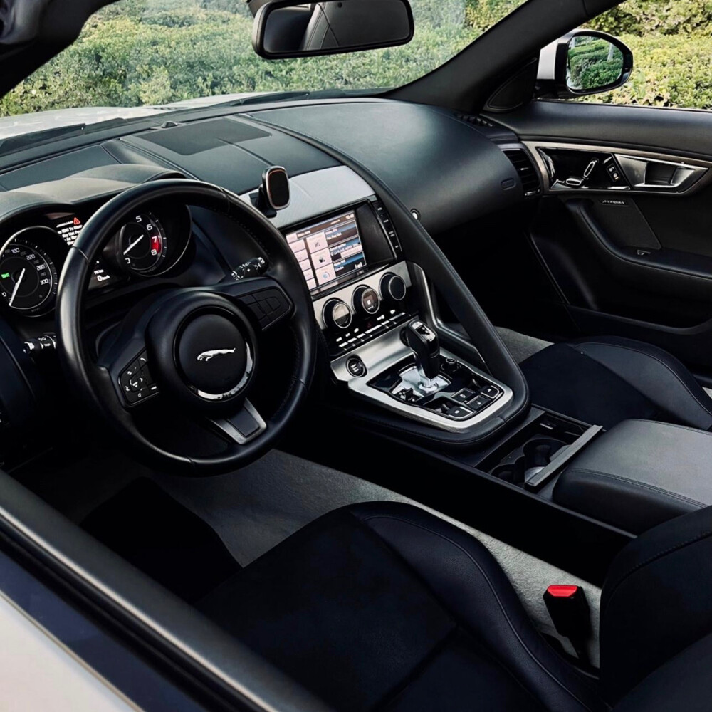 Jaguar F-Type Convertible  - 6