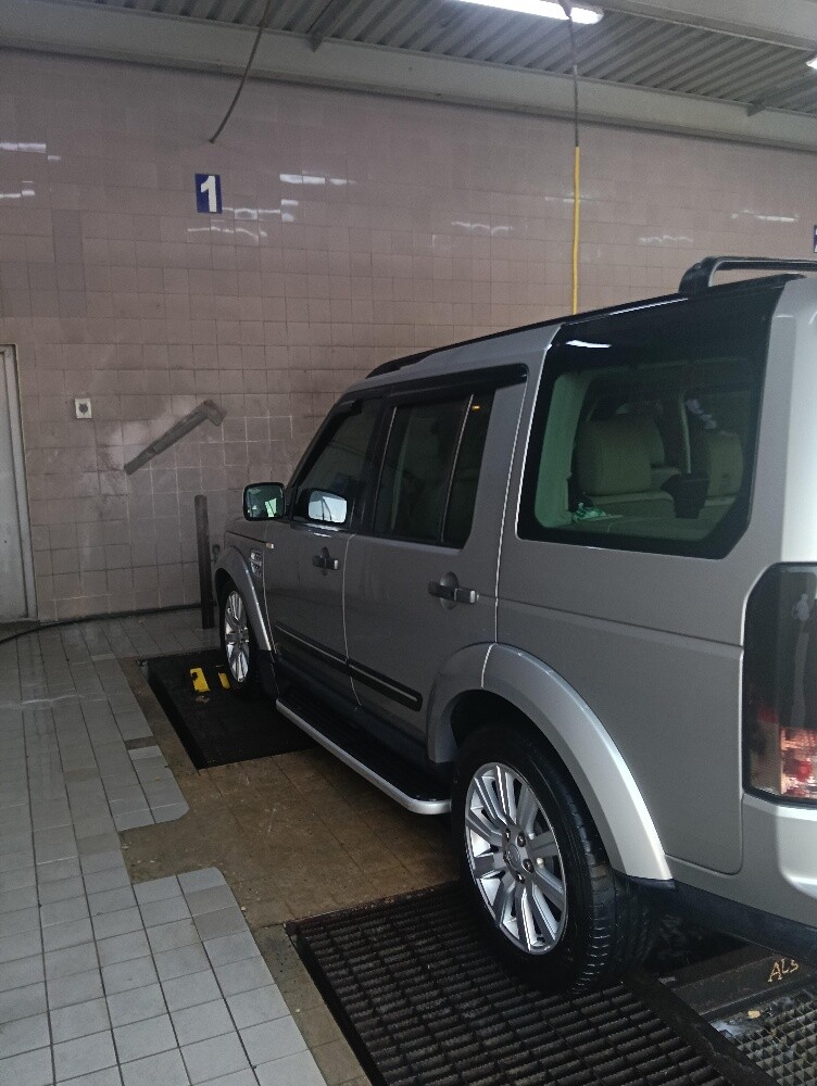 Land Rover LR4 - 5
