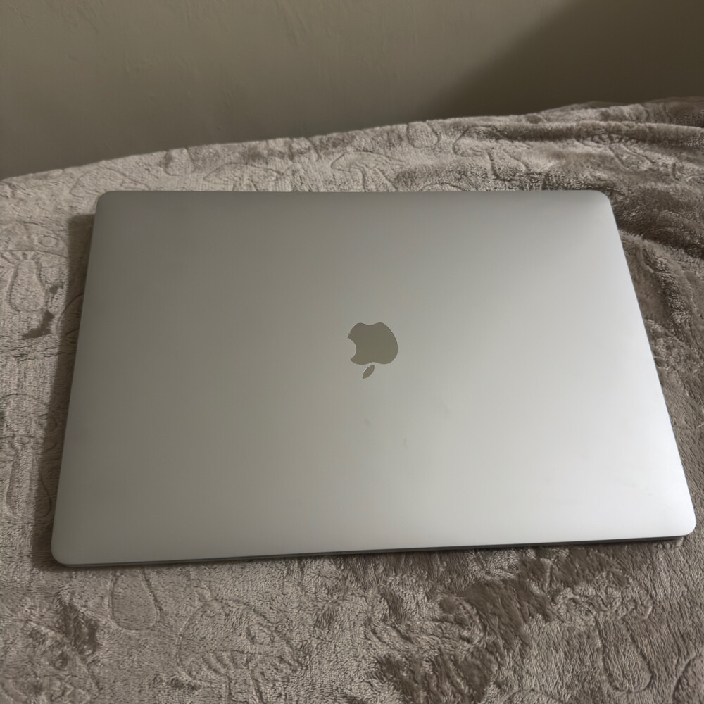 MacBook Pro 16" — 64GB RAM | 1TB - 1