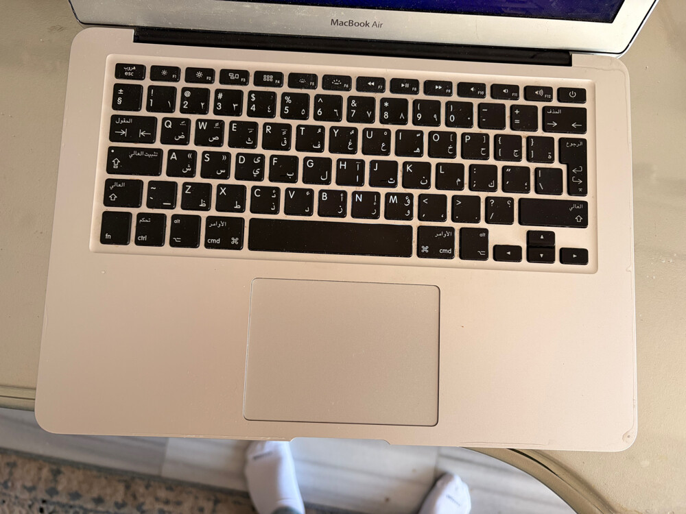 Macbook Air 13” (2017) with box. - 3
