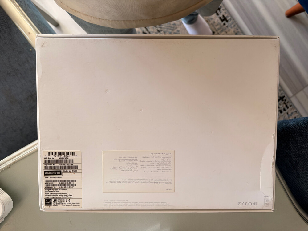 Macbook Air 13” (2017) with box. - 8