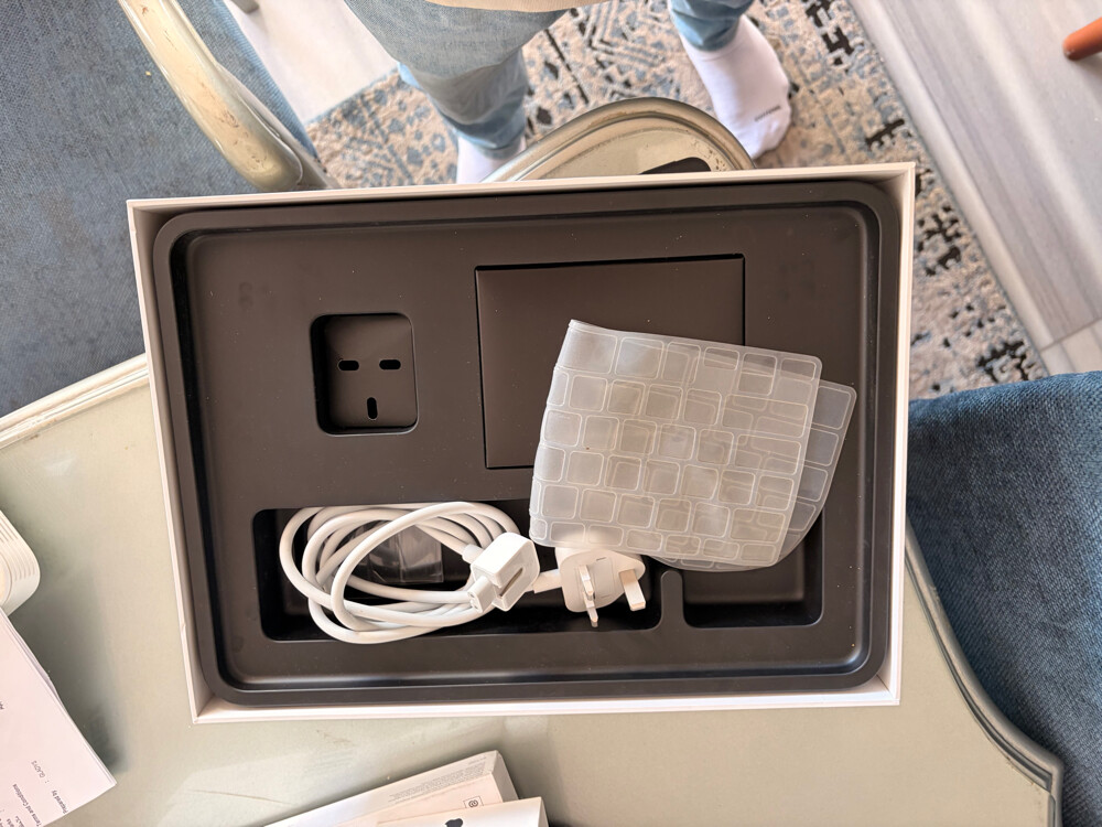 Macbook Air 13” (2017) with box. - 9