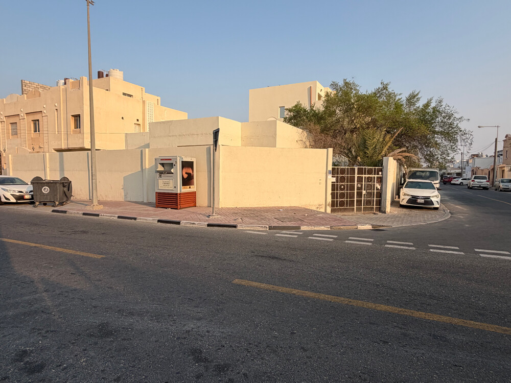 للبيع بيت الوكره شارعين زاويه 505 - 4